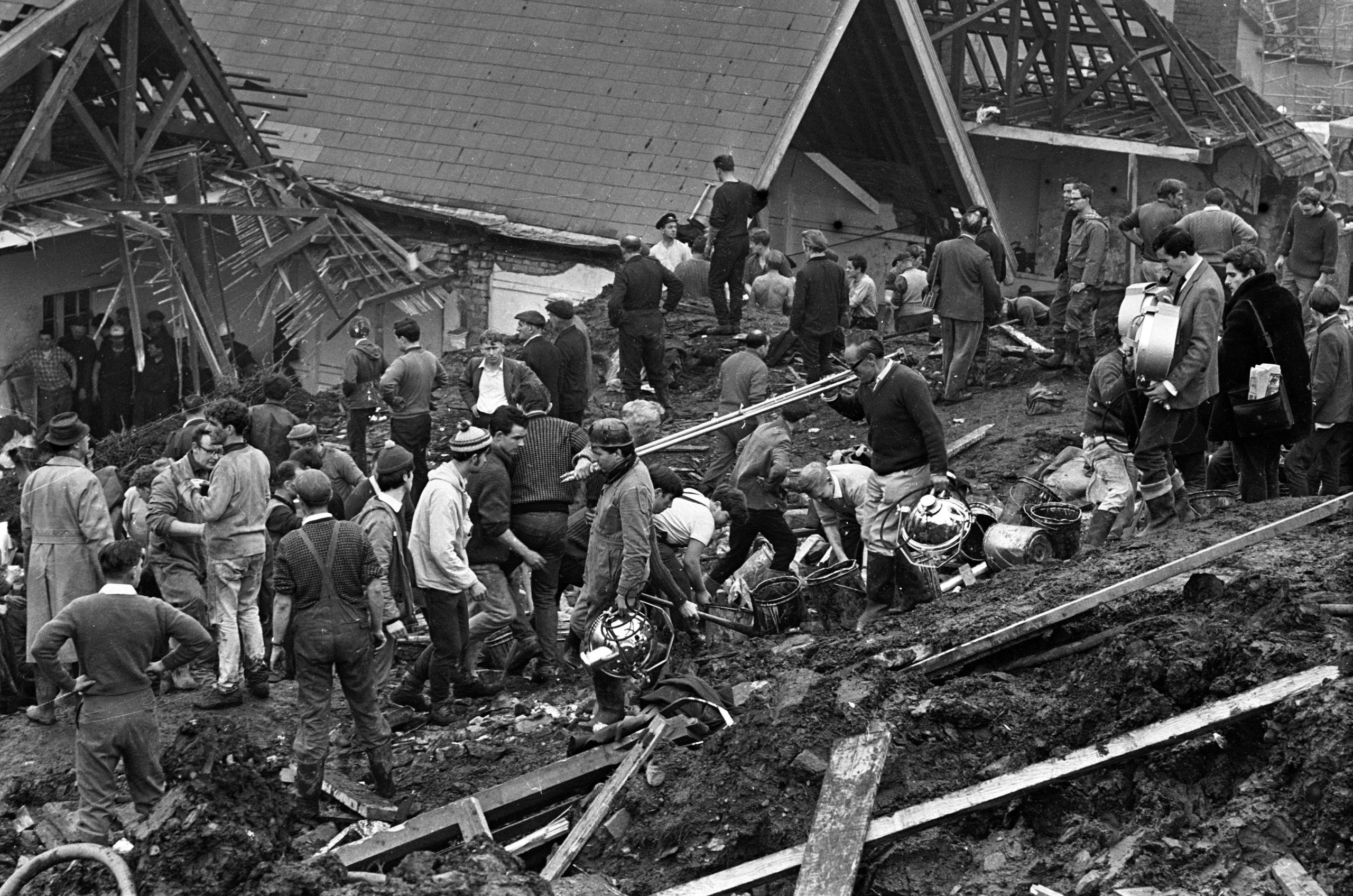 Aberfan disaster 1966Rescue workers in Aberfan22 October 1966